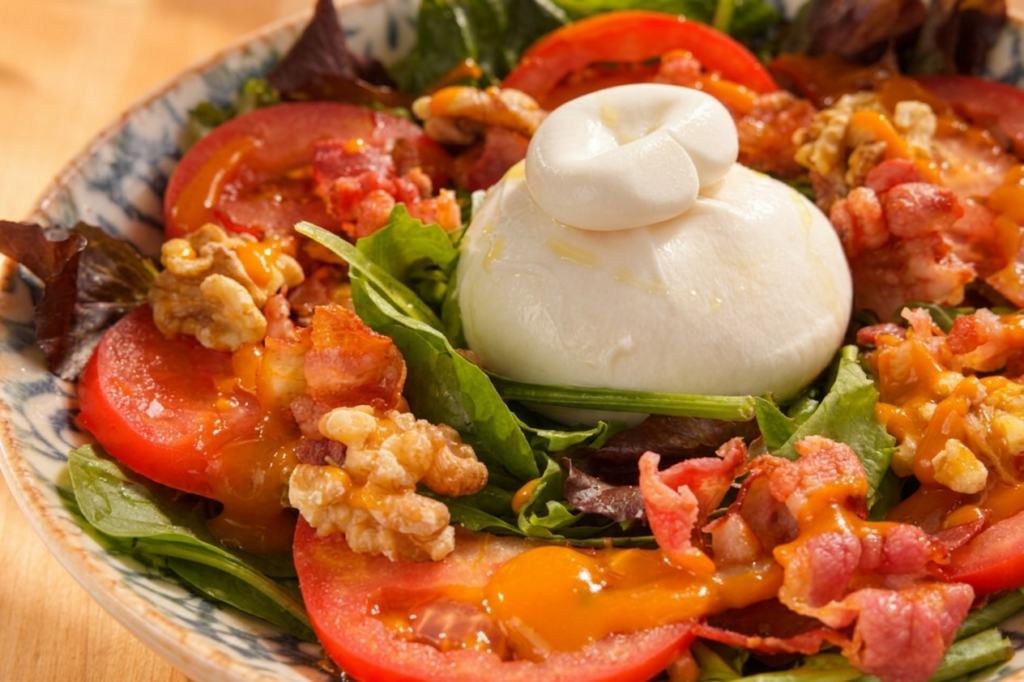 Ensalada Paradise, frescura tropical con un toque gourmet en Aires de Trapiche